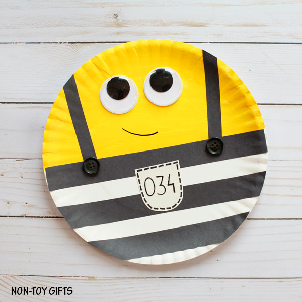 Paper plate Minion