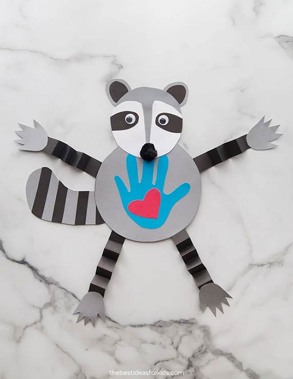 paper kissing hand craft with free printable